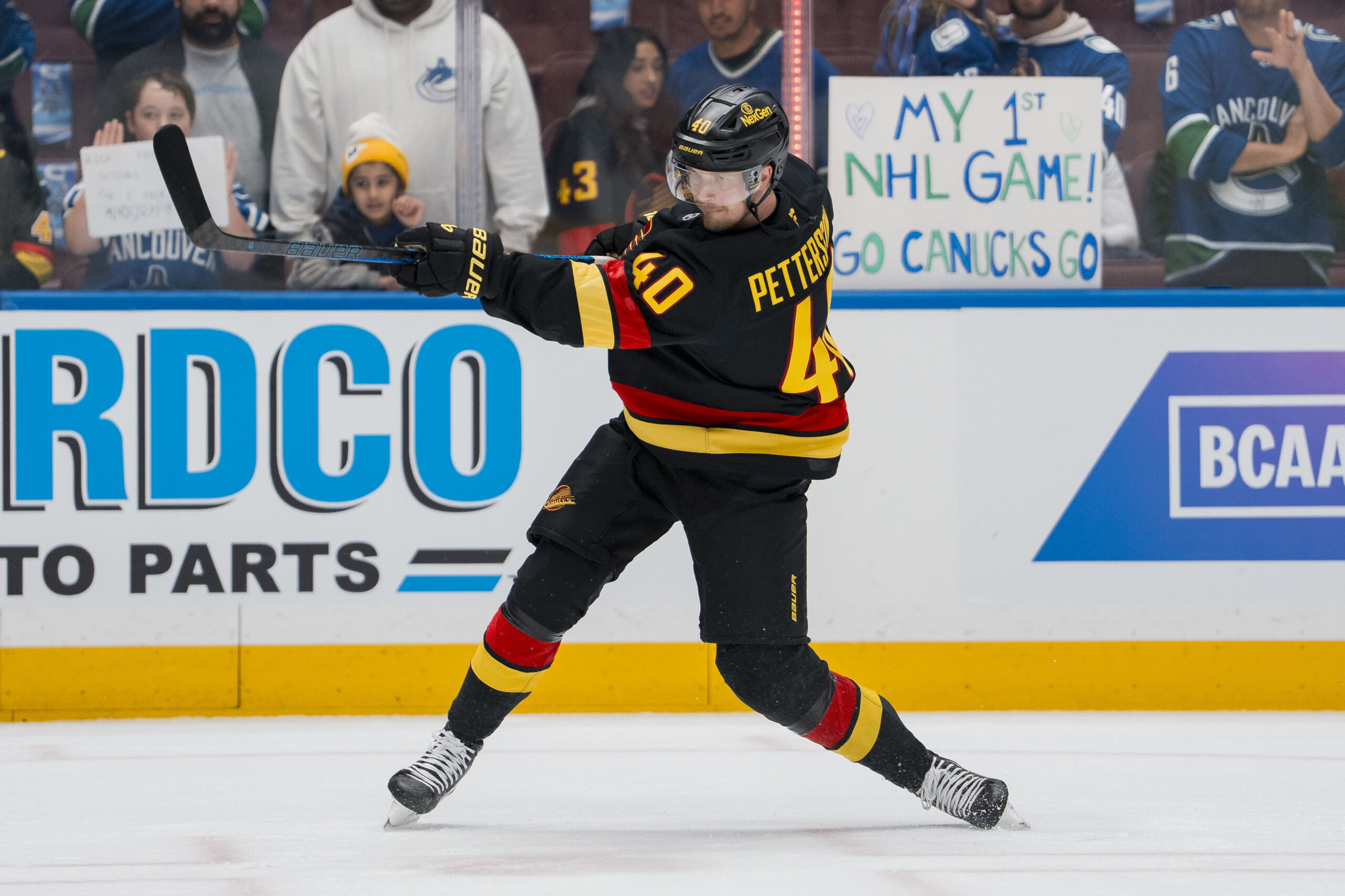 The Weight of the Crown: Canucks’ Elias Pettersson and His Troubling Start to the Season